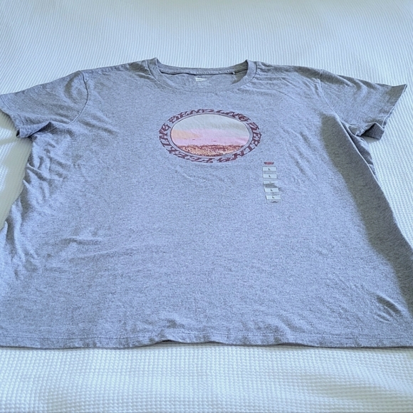Levi's Heather Grey "Feeling Sensing Seeing" Graphic Tee👕 - NWT - Picture 11 of 13